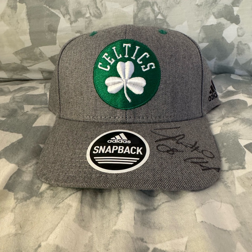 Leon Powe signed Celtics Hat